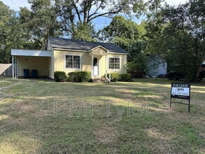 Building Photo - 427 Turkey Creek Dr