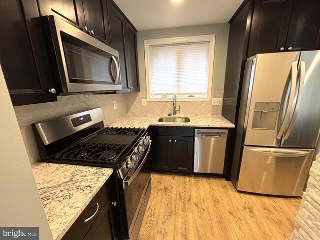 Foto del edificio - 3512 Gunston Rd