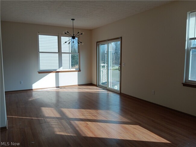 Foto del edificio - 4183 Westbrook Dr