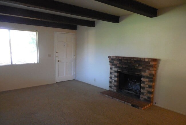 Building Photo - 2842 Jolyn Way