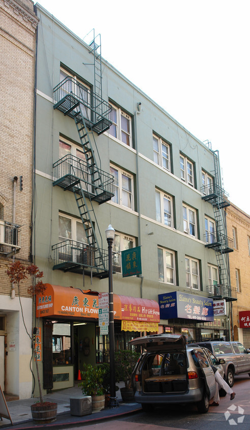 Primary Photo - 112-120 Waverly Pl