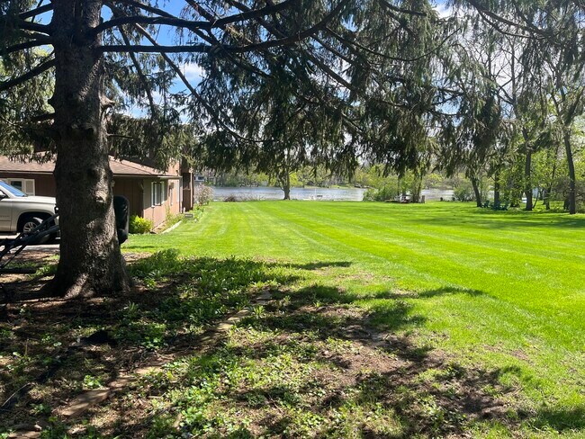 Foto del edificio - 6N403 State Rte 31