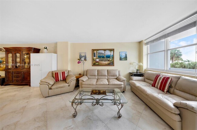 Foto del edificio - 4250 Galt Ocean Dr