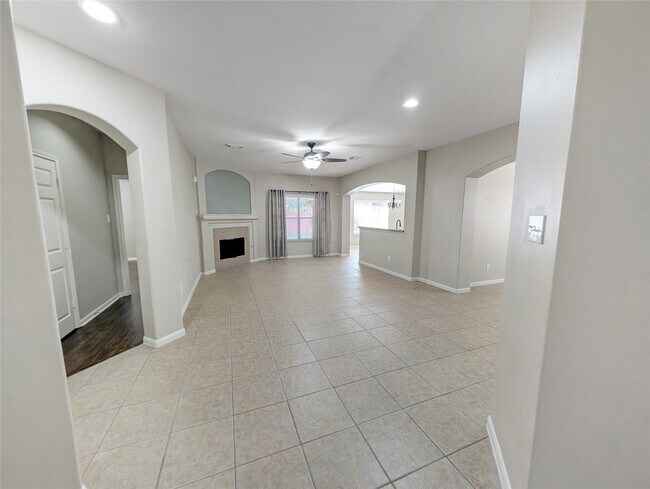 Building Photo - 26403 Abbey Springs Ln