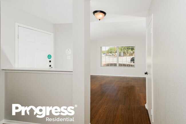 Building Photo - 4605 Loma Del Rey Cir