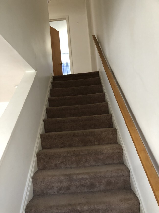 Building Photo - 506 10th Ave