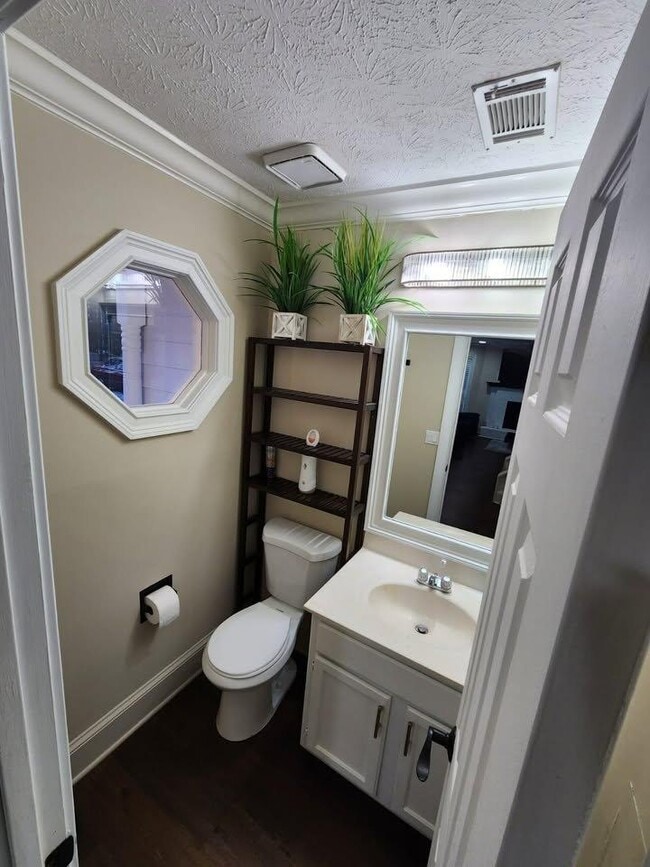 Foto del edificio - 4931 Sugar Creek Dr