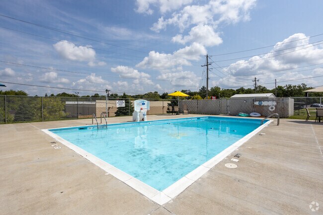 Piscina - Zahra Apartments in Miamisburg