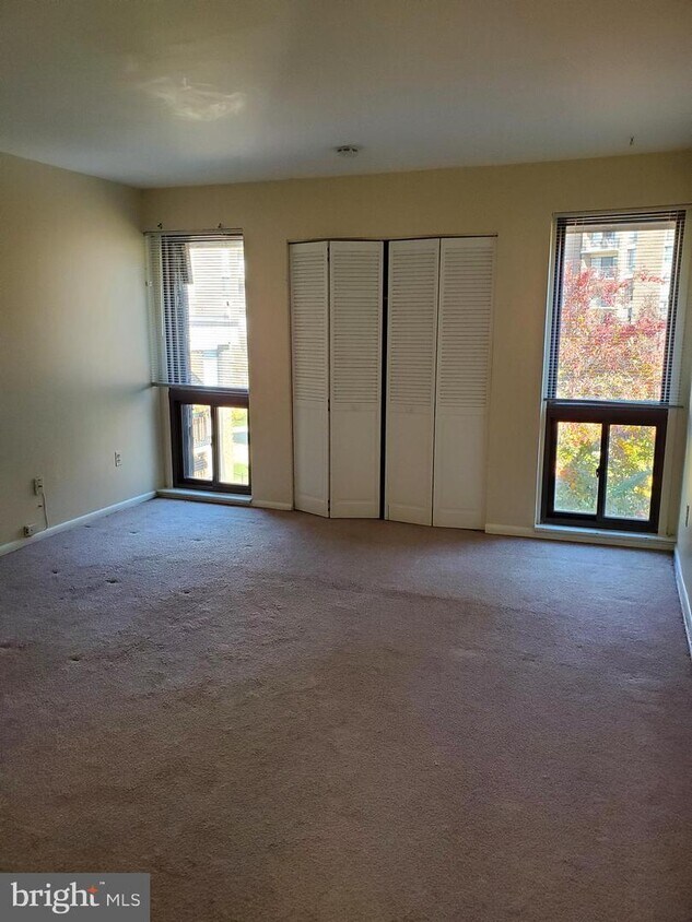 2111 Walsh View Terrace Unit 303, Silver Spring, MD 20902 Room for