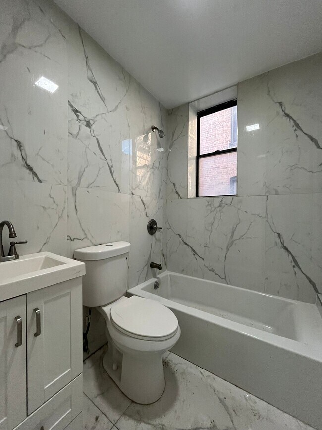 Building Photo - 96 Brown Pl