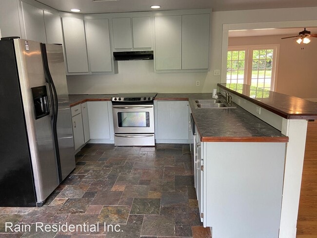 Building Photo - 3 br, 3 bath House - 6233 Ridge Rd