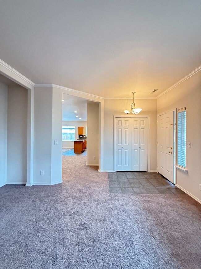 Foto del edificio - 3 bed, 2 bath Single Level Home