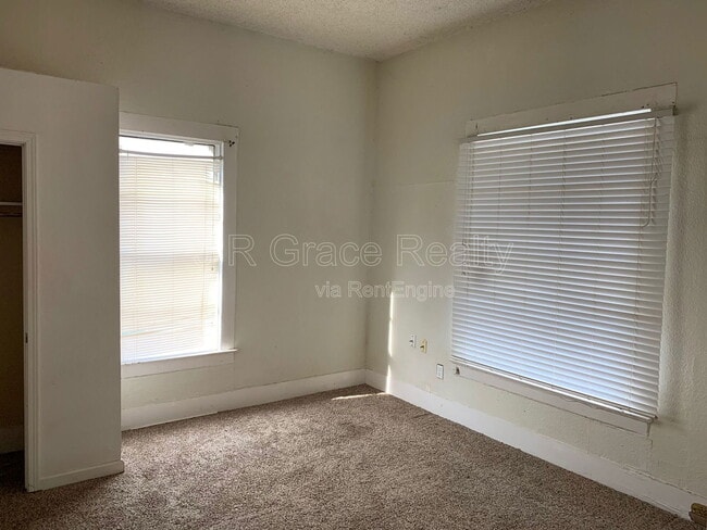 Building Photo - 1914 Webster Ave