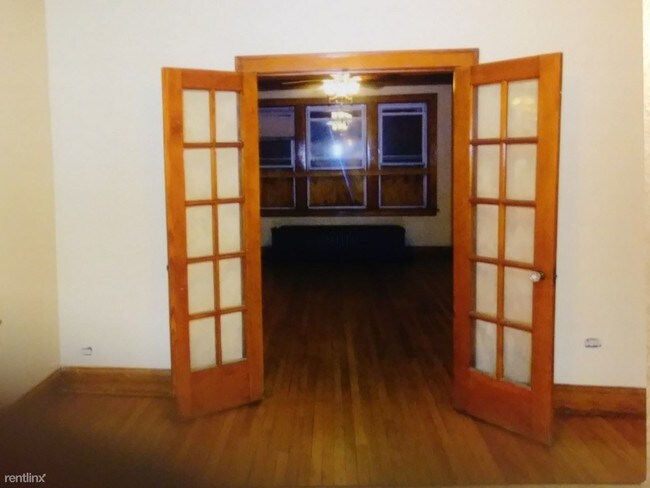 Foto del edificio - 8619 S Exchange Ave