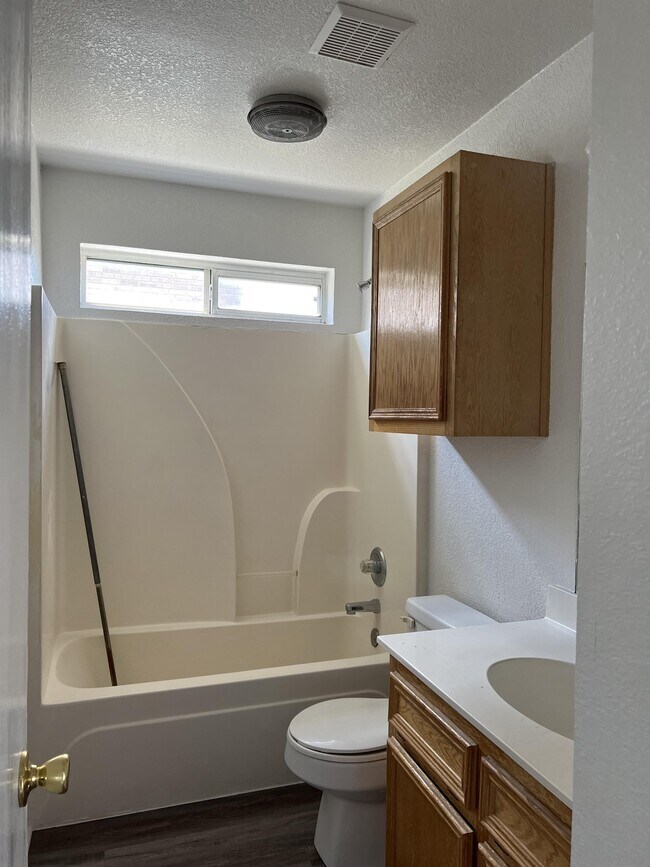 Building Photo - 3402 Zephyr Rd