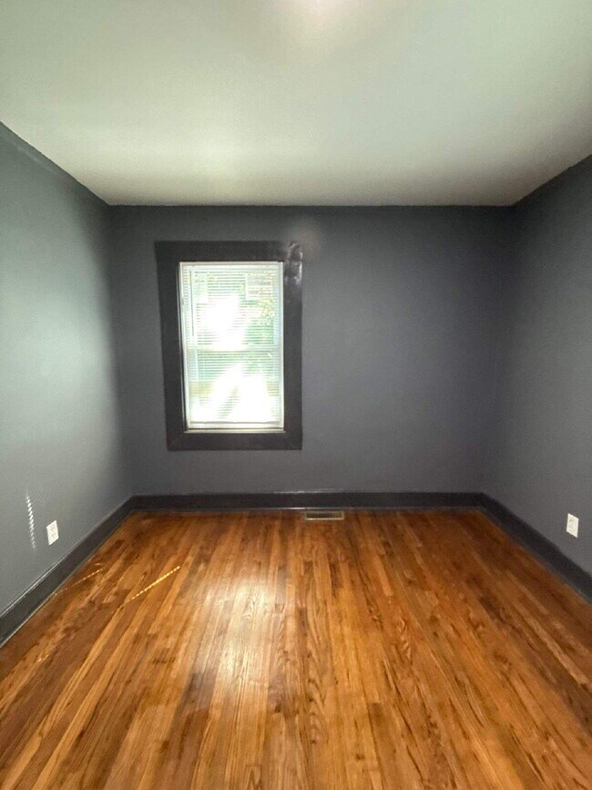 Photo - NEW LISTING – 1098 N Highland St, Section 8 Approved! Apartment