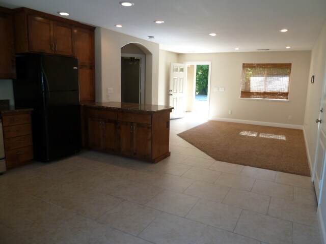 Foto del edificio - 2 Bedroom House + HUGE Studio/Office