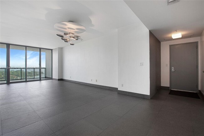Foto del edificio - 601 NE 36th St