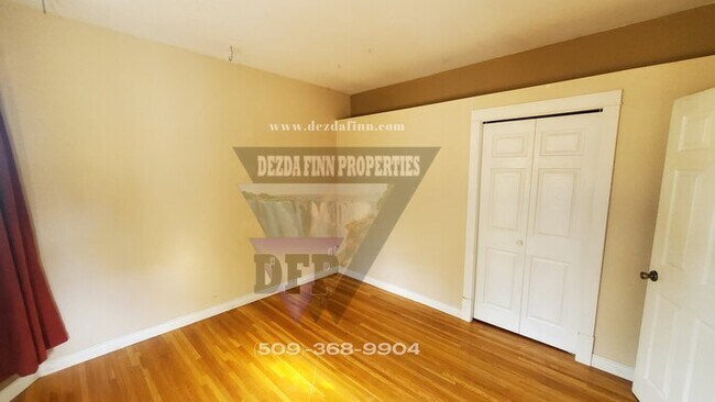 Building Photo - 5 bed/2 bath, Walk to Gonzaga!