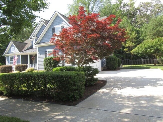 Building Photo - 2084 Kittridge Dr