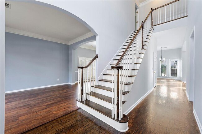 Building Photo - 1708 Bonnabel NE Trace