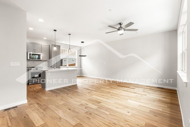 Building Photo - Beautiful Home with 2 Car Garage and Central A/C