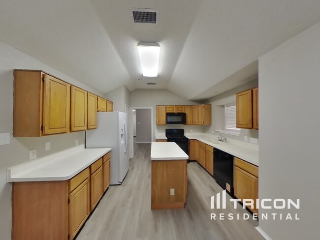 Building Photo - 1624 Bent Brook Dr