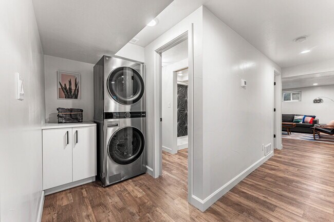 Foto del edificio - 1360 Yank St