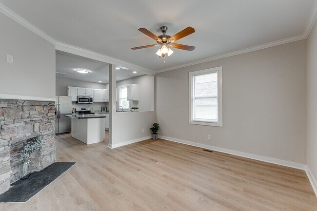Building Photo - 2 BR 1 BA house for Rent