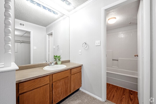 1 bed 1 bath 758 sqft. - Sagewood Apartments