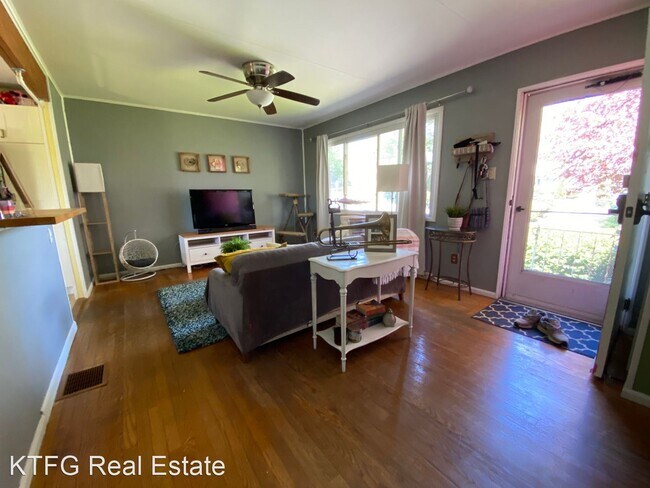 Building Photo - 3 br, 1 bath House - 1310 N. Allen St