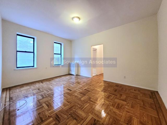 Foto principal - 2 bedroom in New York NY 10034