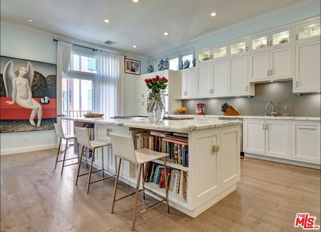 Foto del edificio - 129 Channel Pointe Mall