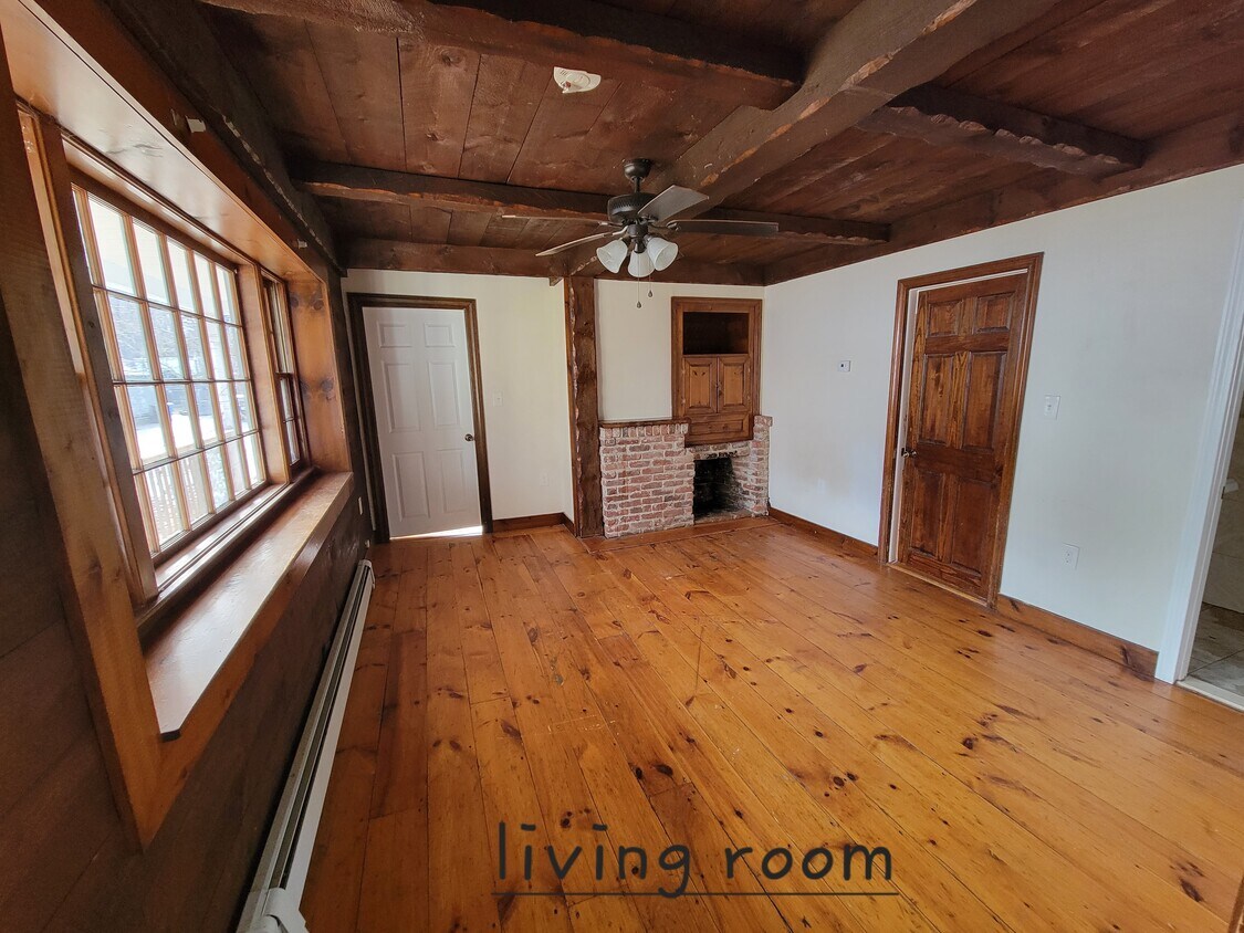 Primary Photo - 107 Alden St