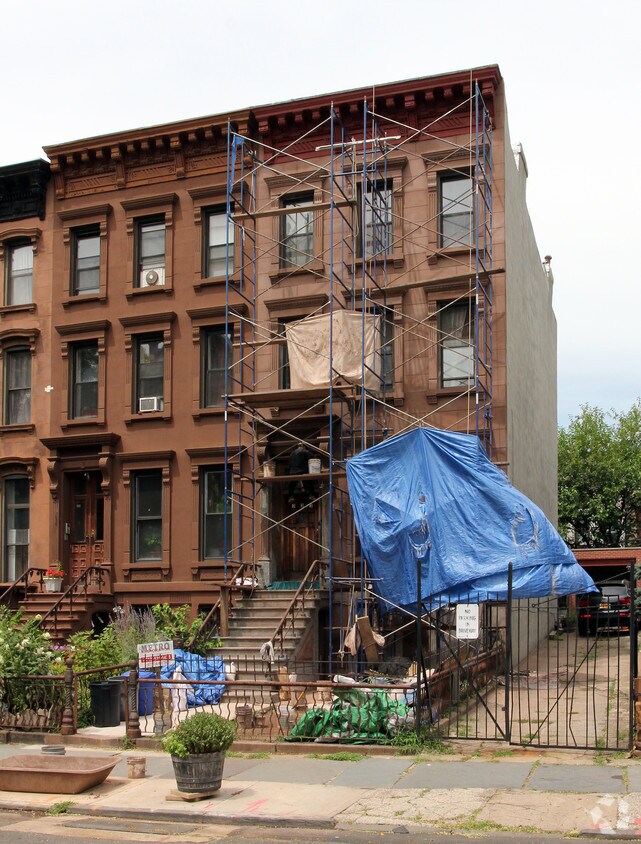 Primary Photo - 333 Macdonough St