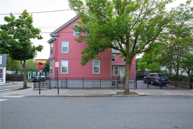 Foto del edificio - 185 Carpenter St