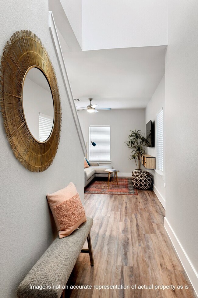 Foto del edificio - 28328 Birnham Woods Dr