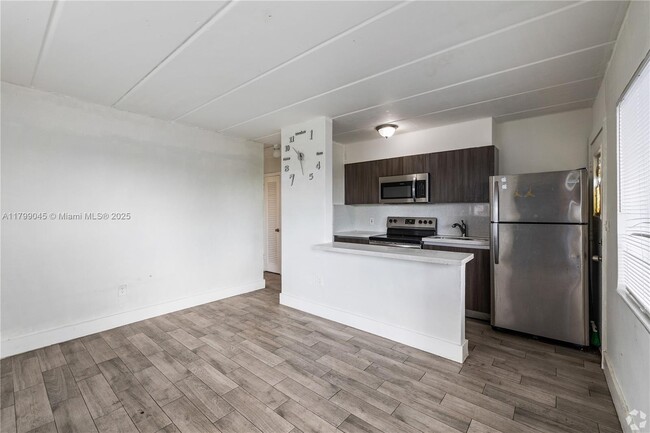 Foto del edificio - 734 NW 80th St