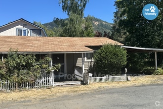 Building Photo - 1481 Fruitdale Dr