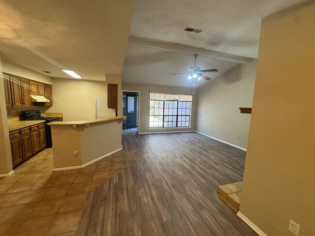 Foto del edificio - Corner Unit and One Level