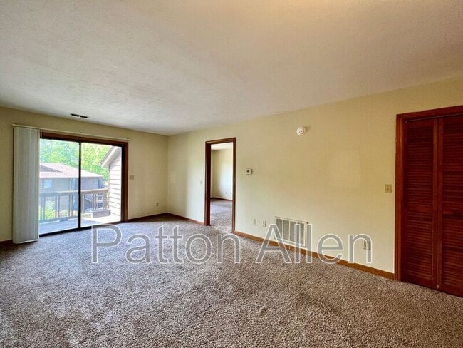 Foto del edificio - 530 Courtwood Ln