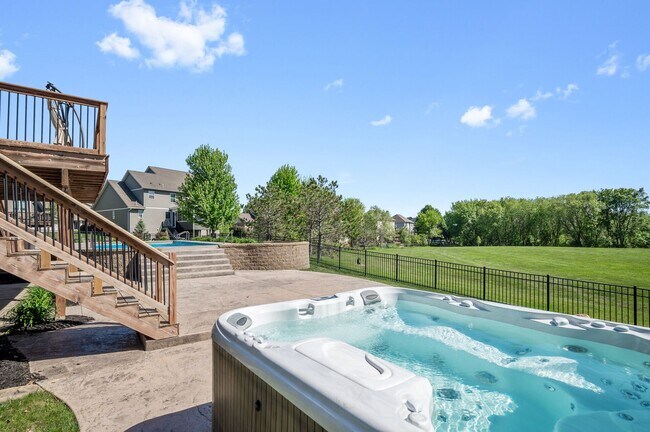 Foto del edificio - Luxury Living in Lakeville