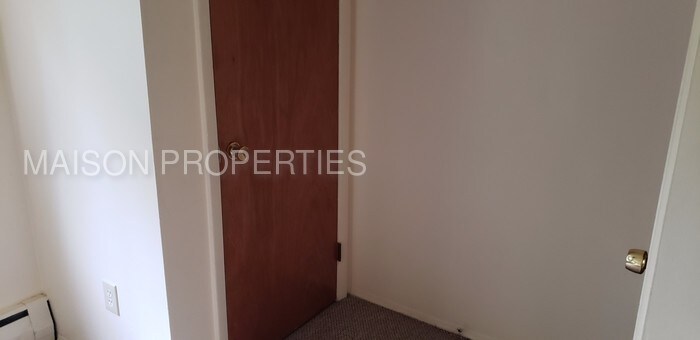 Primary Photo - 146 Woodhill Dr