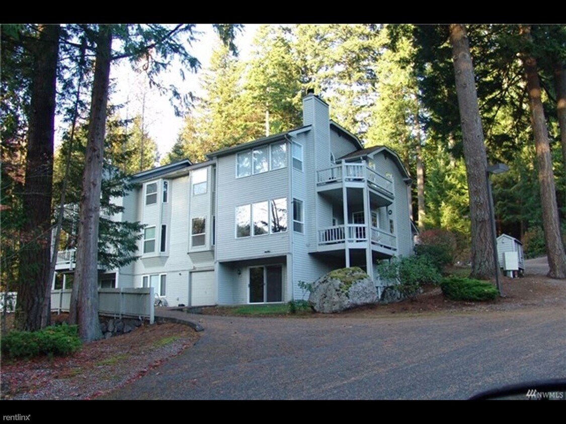 Primary Photo - 1957 Lake Whatcom Blvd