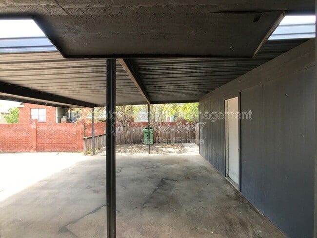 Building Photo - 7041 Crosstimbers Ln