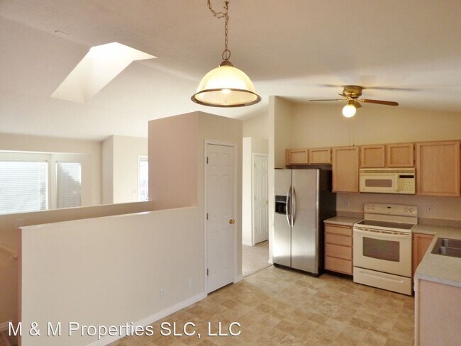 Foto del edificio - 3 br, 2 bath House - 4142 W 6550 S