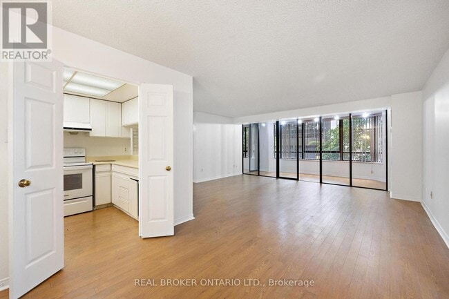 Photo du bâtiment - 280-2280 Simcoe St