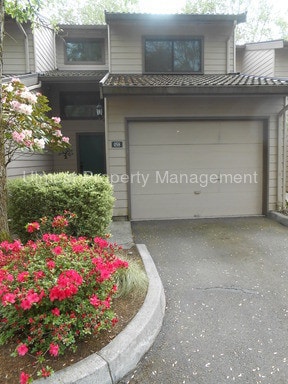 Building Photo - 7900 NE Loowit Loop