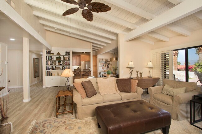 Building Photo - 40080 Via Buena Vista