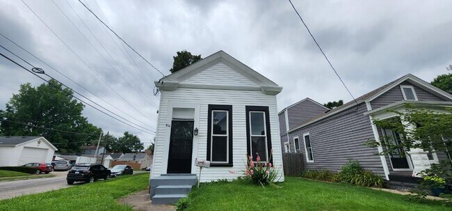 Building Photo - 854 Milton St